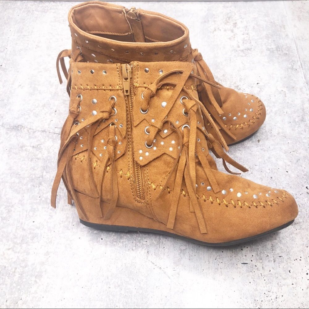 Youth Brown Fringe Moccasins Boots Size 3